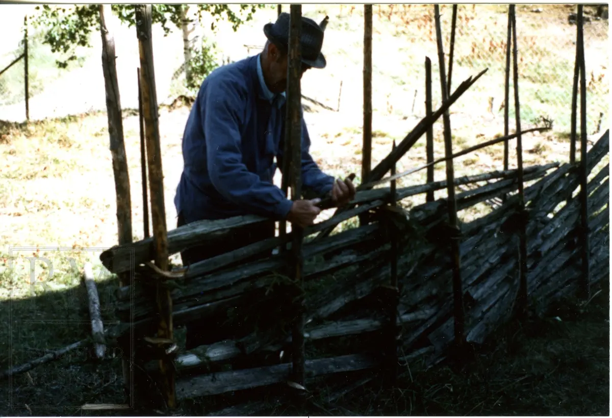 Husflidsarrangement på Hadeland Folkemuseum sommeren 1982.