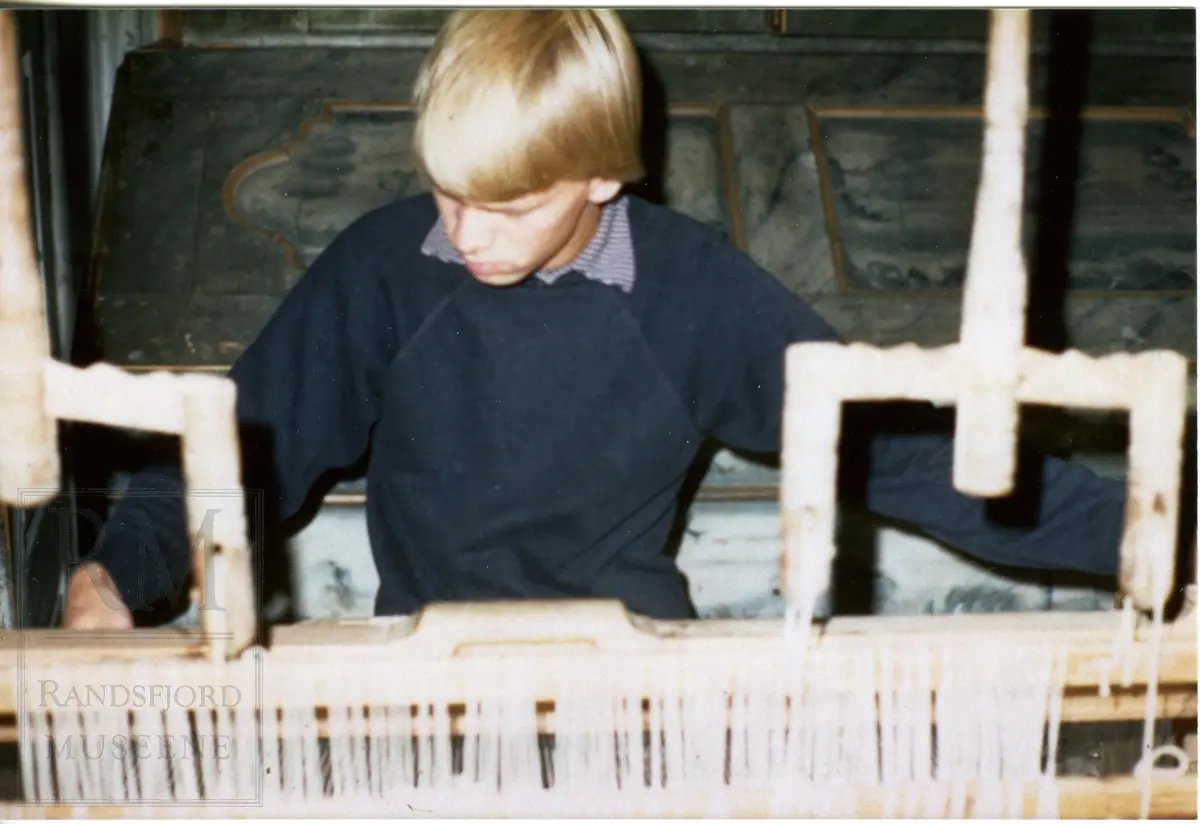 Husflidsarrangement på Hadeland Folkemuseum sommeren 1982.
