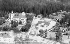 Hovmantorps kyrka och skola, 1937.