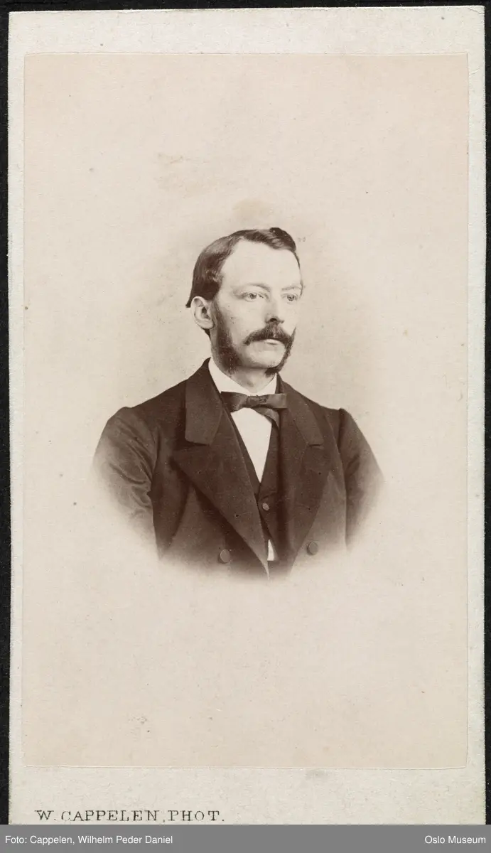 portrett, mann, vignettert brystbilde