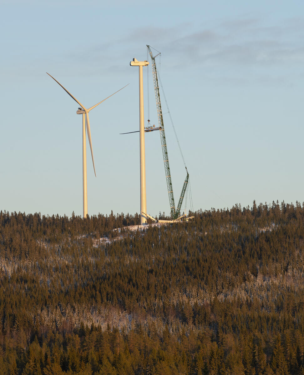 Bilde fra bygging av vindmøllepark på Finnskogen.