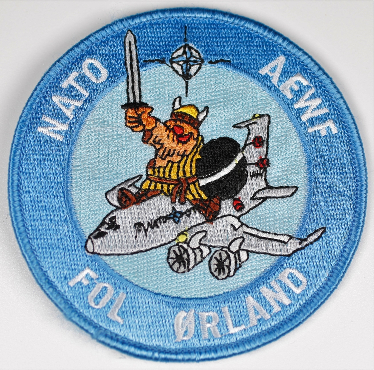 AWACS med sittende viking oppå.