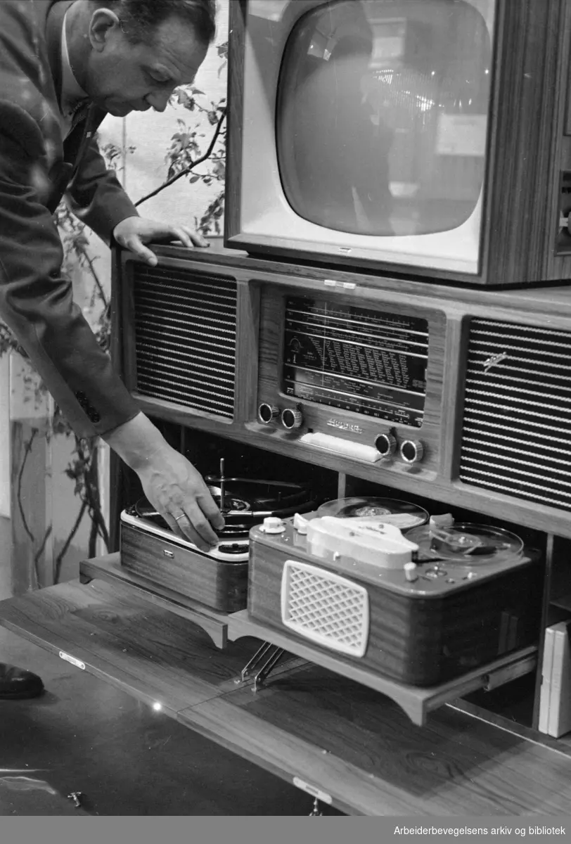 Tandberg radiofabrikk på Kjelsås. Juni 1958
