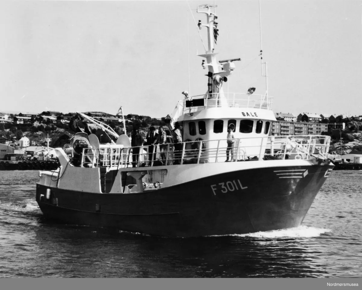 MS «Bale»  var i juni 1985 på prøvetur på havna i Kristiansund. Båten var bygget av Sletta Båtbyggeri i Aure, og ble overlevert til Bjørnar Bårdsen fra Nuvsvåg i Finnmark. «Bale» var en 58 fots kombinertbåt. Den var utstyrt for fiske med garn, reketrål, seinot og snurrvad. Båten kostet 4,5 millioner kroner, og et mannskap på sju sto klar til å gå om bord. (Foto: Bjørn Hansen)  - 

M.S Bale på Kristiansund havn. Her er fra 1985, da var båten nybygd fra Sletta båtbyggeri i Aure.
(info: Arnfinn Herkedal) - 

Bale F 301 L  fiskebåt. -- Vi regner med at båten tilhørte kommunen Loppa i Vest-Finnmark. En annen kommune i Finnmark har LB som er Lebesby kommune. Siden det er et langt tidsrom dette gjelder, kan båten være solgt og kjøpt flere ganger. (info:
Ragnar Mortensen)  . Bildet er fra avisa Tidens Krav sitt arkiv i tidsrommet 1970-1994. Nå i Nordmøre museums fotosamling.