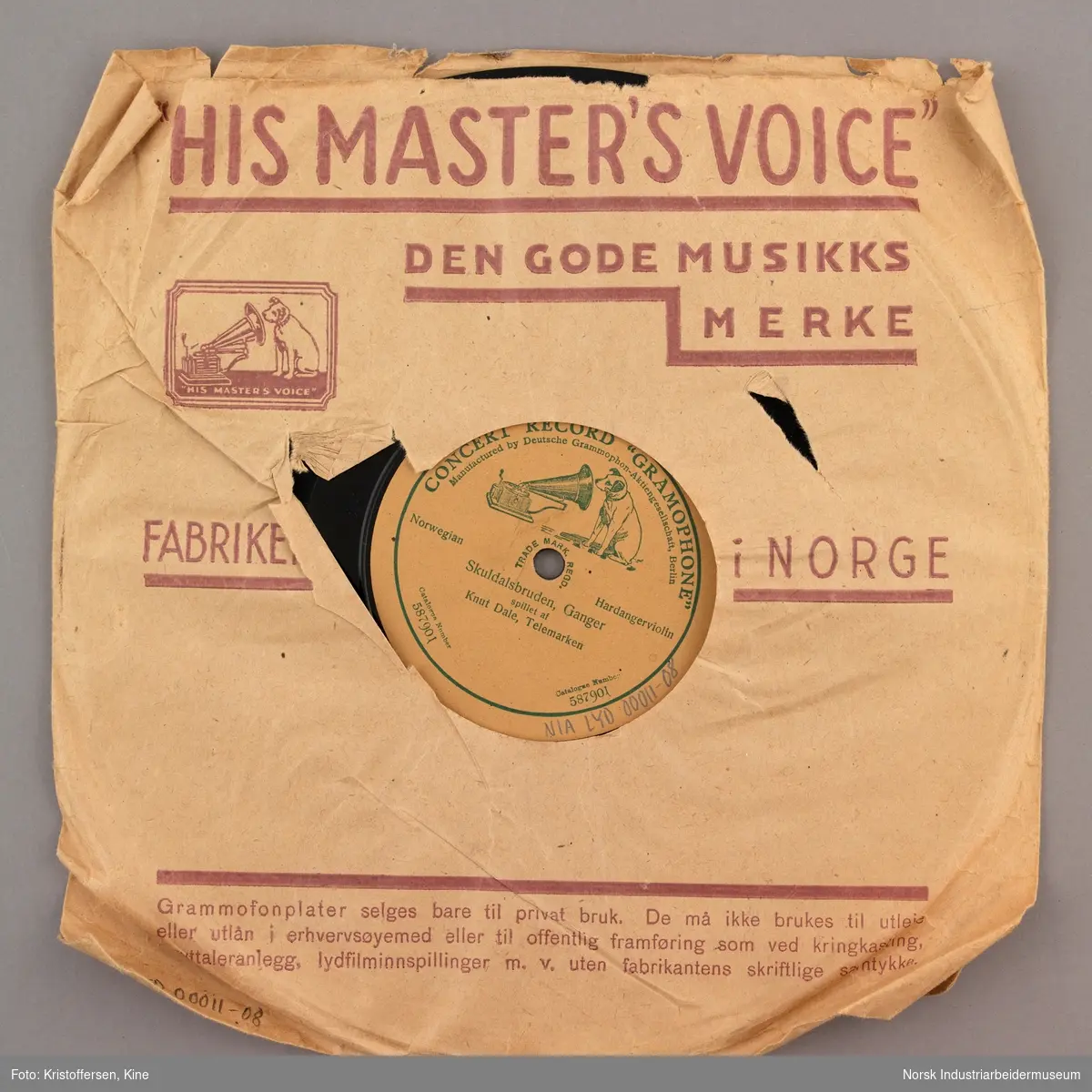 "Opptakene ble gjort i 1. september 1910 i Kristiania, med tekniker Hugh Murtagh. Det ble til sammen gjort 8 opptak med Knut Dahle hvorav 6 av innspillingene skal ha blitt gitt ut på The Gramaphone Co. Opptakene ble gjort av en Olav Lofthus (1875–1912). Lofthus skal ha kommet fra Rjukan der han blant annet drev urmaker- og gullsmedforretning, samt kino.  «Tussebrudeferdi», «Myllarguttens brudemarch», «Gibøens draum: springar», «Telemarkens brudeslått», «Fanden på bordlasset: gangar», «Skuldalsbruden: gangar» «Gibøens brudeslått», og «Haugaslåtten: halling» er de 8 opptakene som ble innspilt med Dahle i 1910" (Nasjonalbiblioteket 2018 arkivet: Mo I Rana).