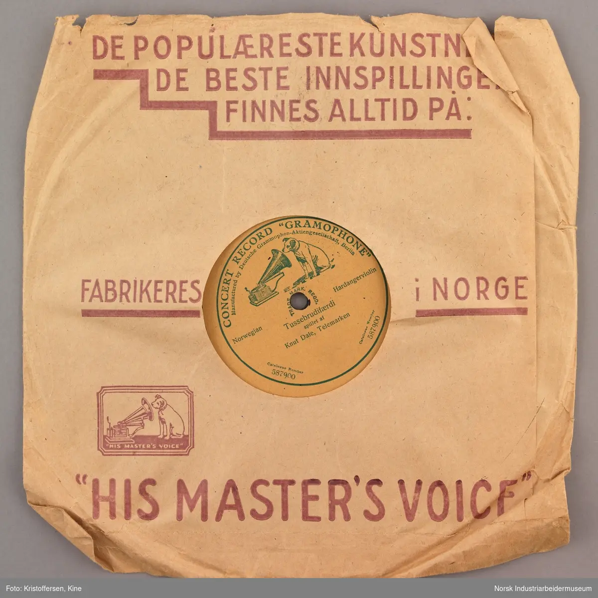 "Opptakene ble gjort i 1. september 1910 i Kristiania, med tekniker Hugh Murtagh. Det ble til sammen gjort 8 opptak med Knut Dahle hvorav 6 av innspillingene skal ha blitt gitt ut på The Gramaphone Co. Opptakene ble gjort av en Olav Lofthus (1875–1912). Lofthus skal ha kommet fra Rjukan der han blant annet drev urmaker- og gullsmedforretning, samt kino.  «Tussebrudeferdi», «Myllarguttens brudemarch», «Gibøens draum: springar», «Telemarkens brudeslått», «Fanden på bordlasset: gangar», «Skuldalsbruden: gangar» «Gibøens brudeslått», og «Haugaslåtten: halling» er de 8 opptakene som ble innspilt med Dahle i 1910" (Nasjonalbiblioteket 2018 arkivet: Mo I Rana).