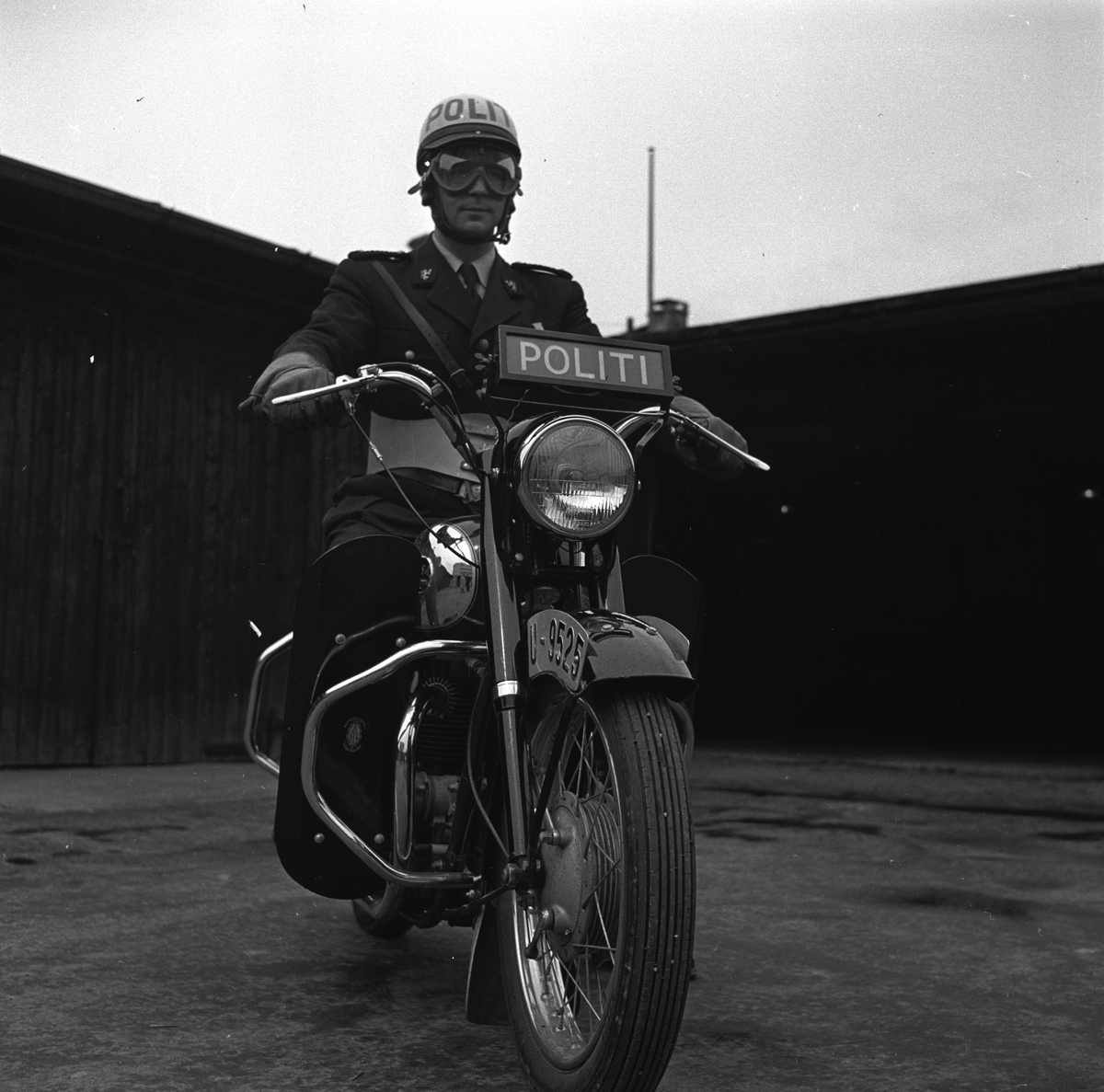 Politiets nye motorsykkel, BSA Golden Flash 650