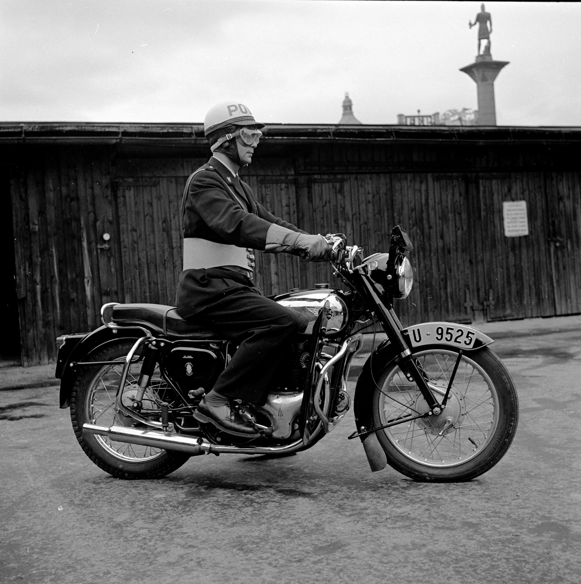 Politiets nye motorsykkel, BSA Golden Flash 650