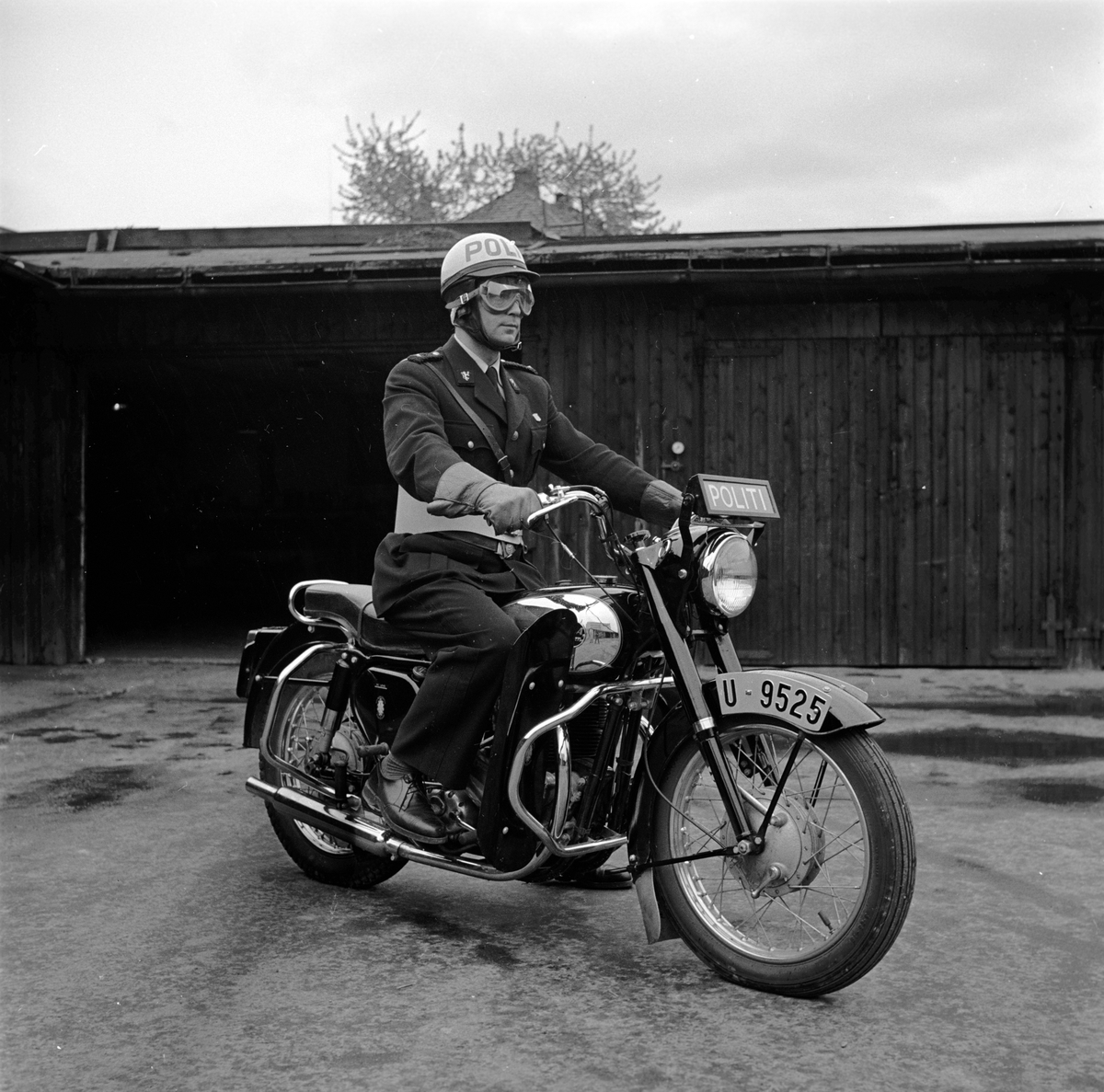 Politiets nye motorsykkel, BSA Golden Flash 650