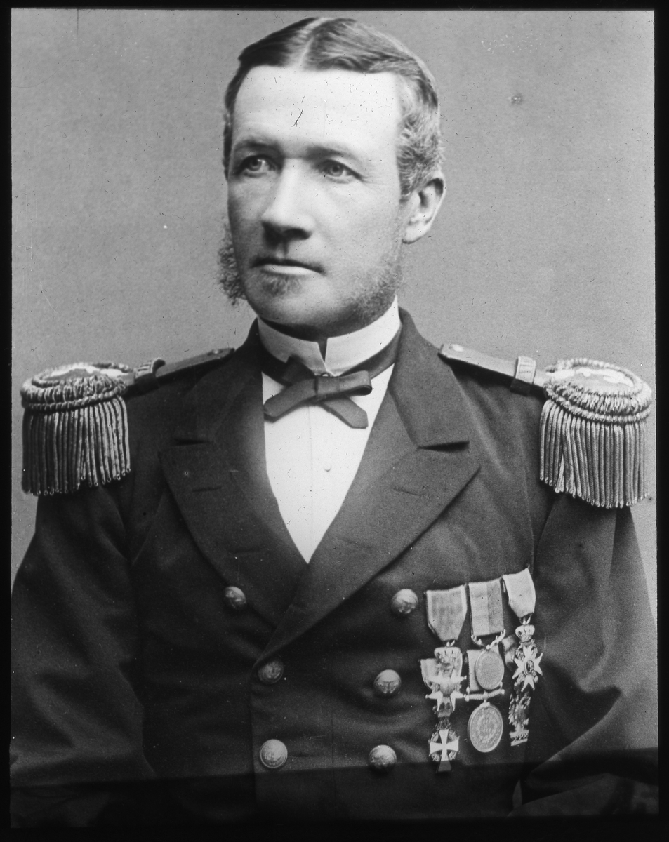 Fredrik Hjalmar August Klintberg, född 8 september 1835, Fasterna, död 1 december 1912, Stockholm, amiral. Deltog i Vanadisexpeditionen. Son till Carl Ferdinand af Klintberg och Maria Lovisa f. Rung. Gift med Julia Aurora Martina Lamberg. Bror till Ludvig Ferdinand af Klintberg.
