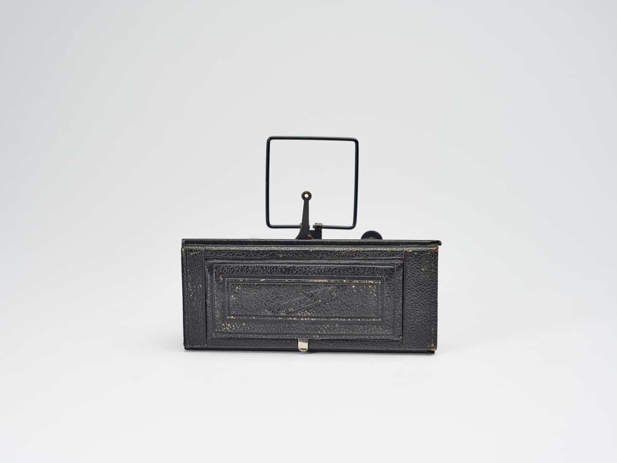 Steroco er et stereokamera fra 1920-tallet, produsert i flere modeller av Contessa Nettel. Dette kamera er et platekamera med bilderformat på 4,5 x 10,7 cm. 
Stereokameraene ga en svært populær form for bilder på slutten av 1800-tallet. Stereofotografi var med på å forme fotoindustrien. Folk ønsket å se mer av verden, og stereofotografiet gjorde det mulig å forestille seg at man var til stede i motivet, grunnet en optisk effekt som utnytter dybdesynet vårt. 
Et stereokamera har to objektiver med en avstand på litt over seks centimeter, omtrent samme avstand vi har mellom pupillene. En eksponering gir dermed to bilder av samme motiv. Når dette paret med fotografier blir montert, f.eks. på en papplate, og sett på gjennom en stereobetrakter, fremstår motivet som tredimensjonalt.