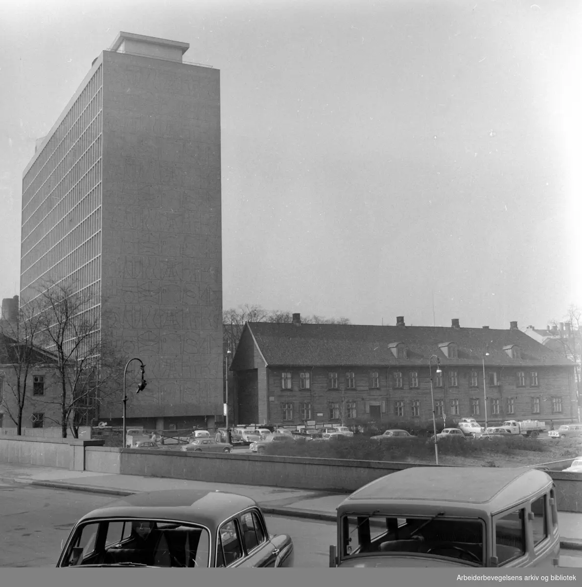 Regjeringsbygningen. April 1959