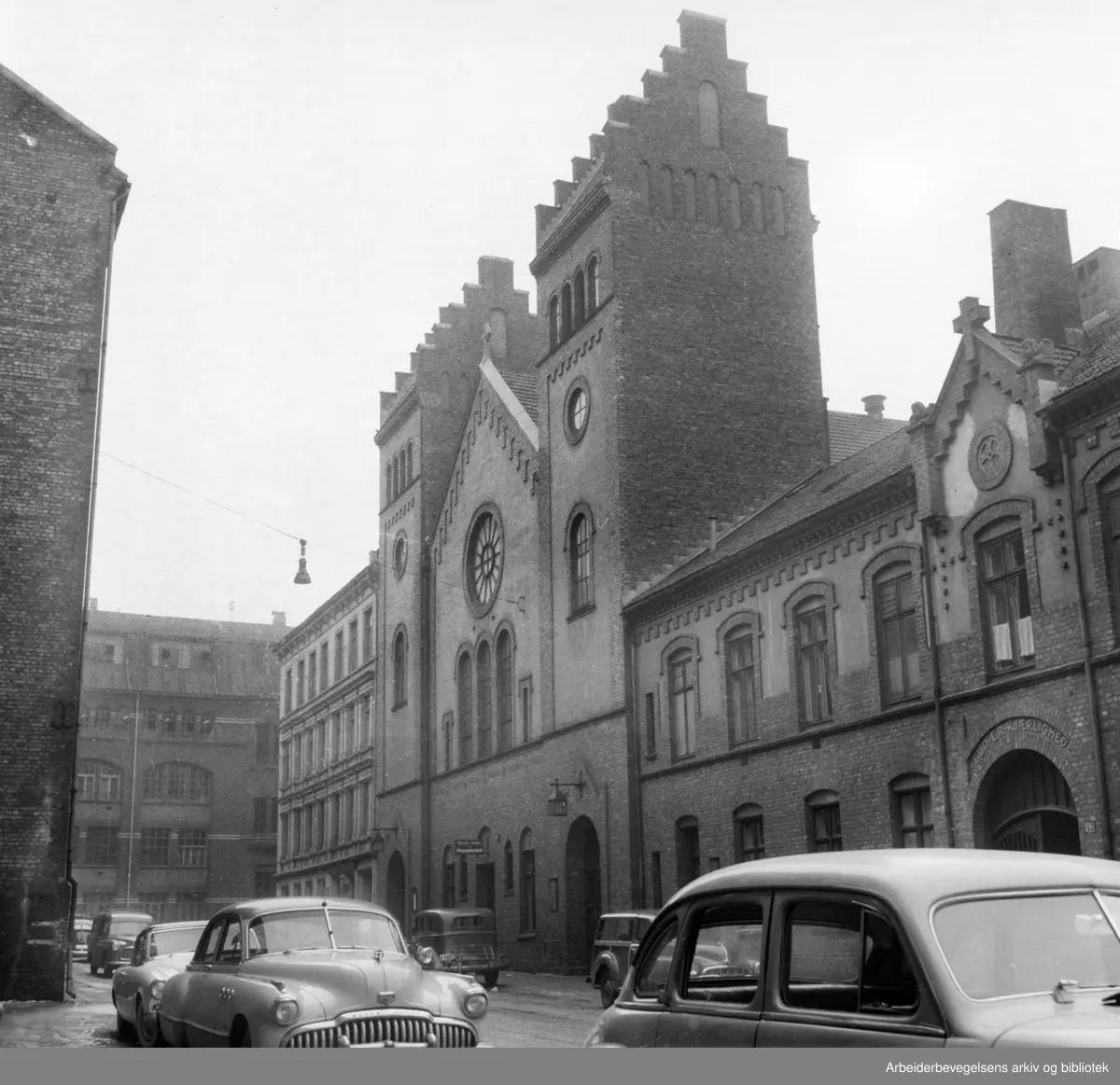 Tøyen kirke. Mars 1957