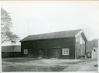 Munktorp sn, Köpings kn, Åskesta.
Bod och stall i Åskesta.