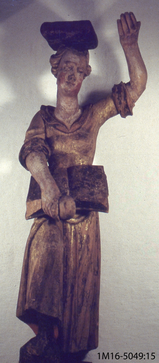 Delar av Gustaf II Adolfs och hans gemåls drottning Maria Eleonoras kungs.- och drottningsstolar i Skara domkyrka, en bänkdörr har inskriptionen Gars (Gustavus Adolphus rex Suecie) 1621 och den andra M.E.R.S 1621.