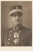 Porträtt av generalmajor Hugo Ankarcrona vid Generalstaben.

Se även bild AMA.0006772.