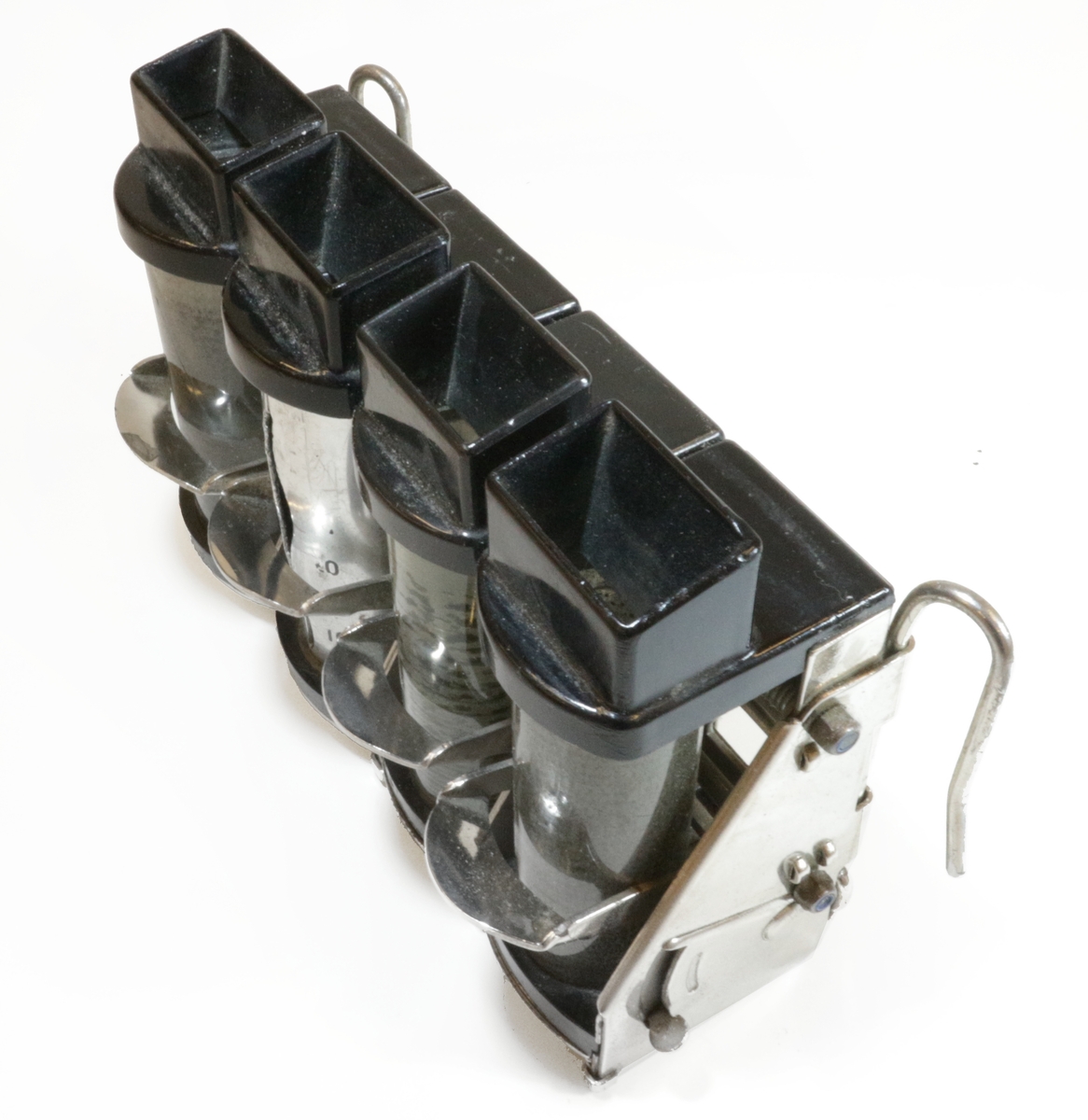 Läderväska med axelrem för sedel- och mynthantering använd vid biljettförsäljning. 3 innerfack med plats för myntinkast, 1 ytterfack som hålls fast med spänne.