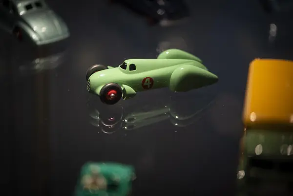 Diverse lekebiler fra utstillingen Små biler - store gleder.