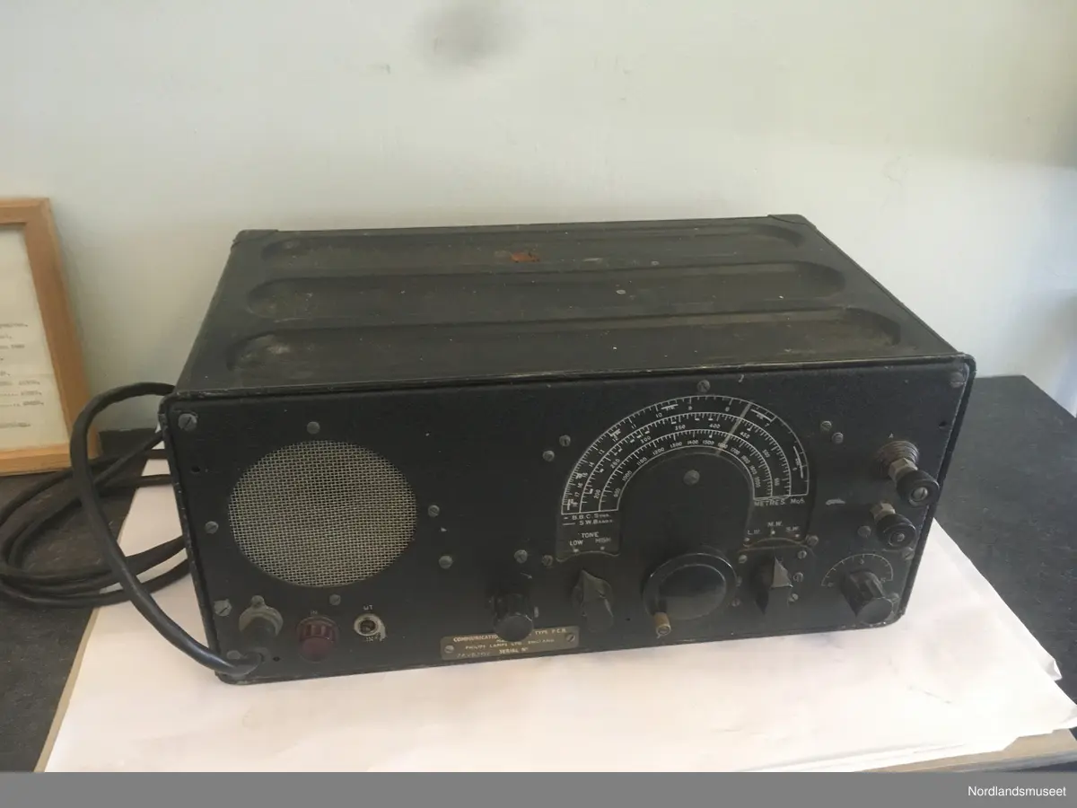 Communication Receiver type P.C.R made by Philips Lamps ltd. England	
Model ZA26707 Serial no. 02036