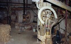 Interiørbilde fra gamle fabrikklokalene etter Klevfos Cellul