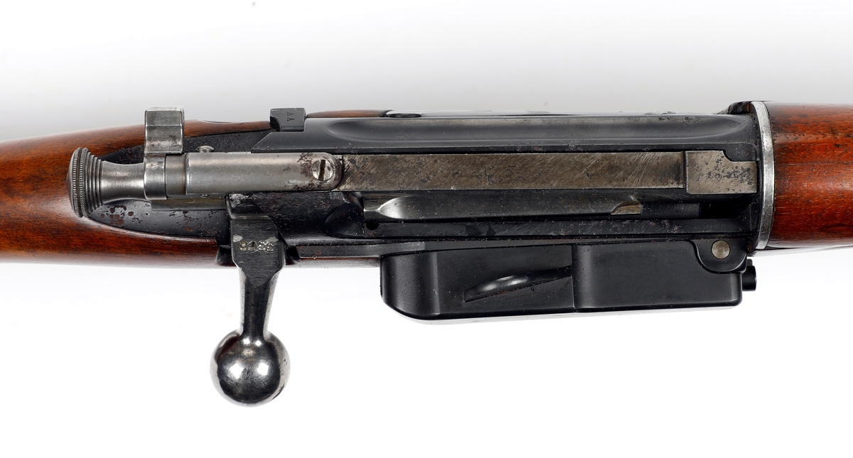Gevær, rifle, repeter, 
Krag-Jørgensen Kavalerikarabin M/1895 6,5 mm.