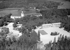 Urshults kyrka och skola, 1957.