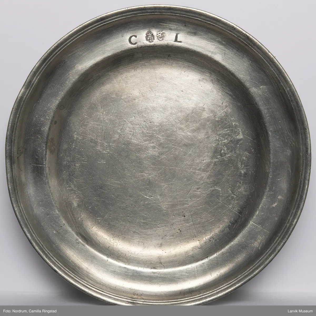 Initialene ANS på undersiden