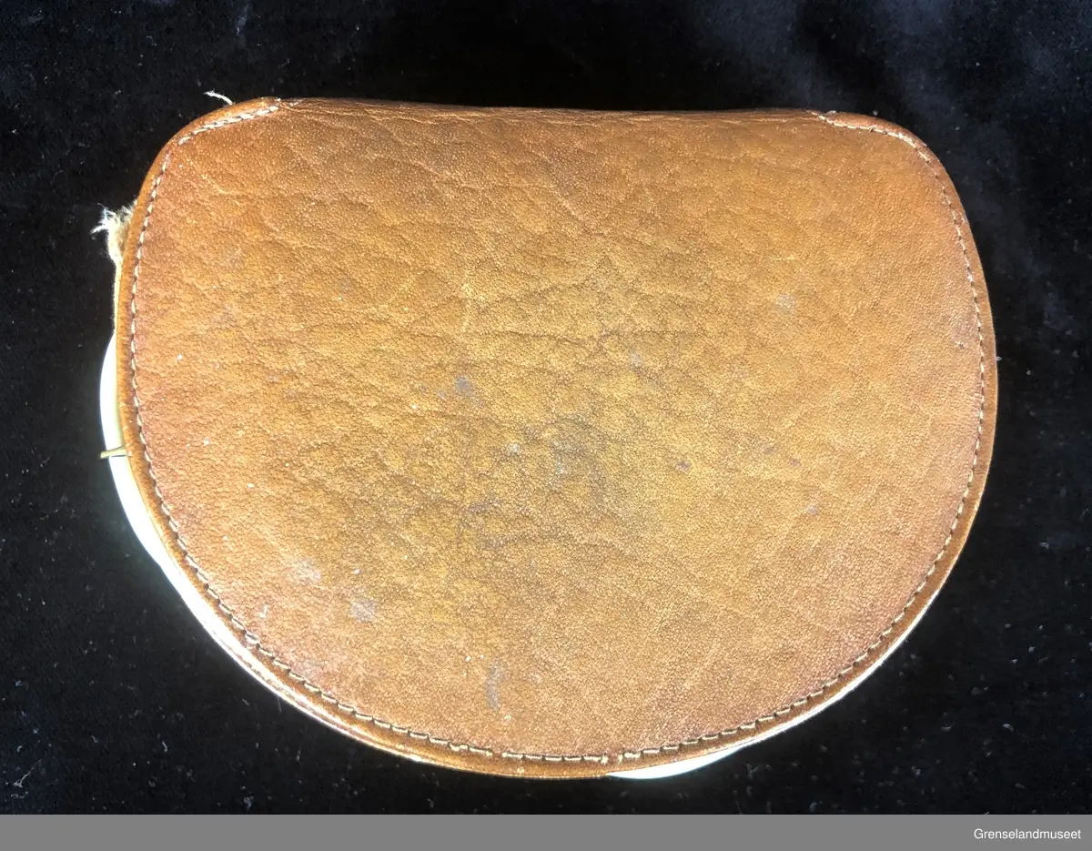 Barbermaskin i etui. Fra 1950-tallet.