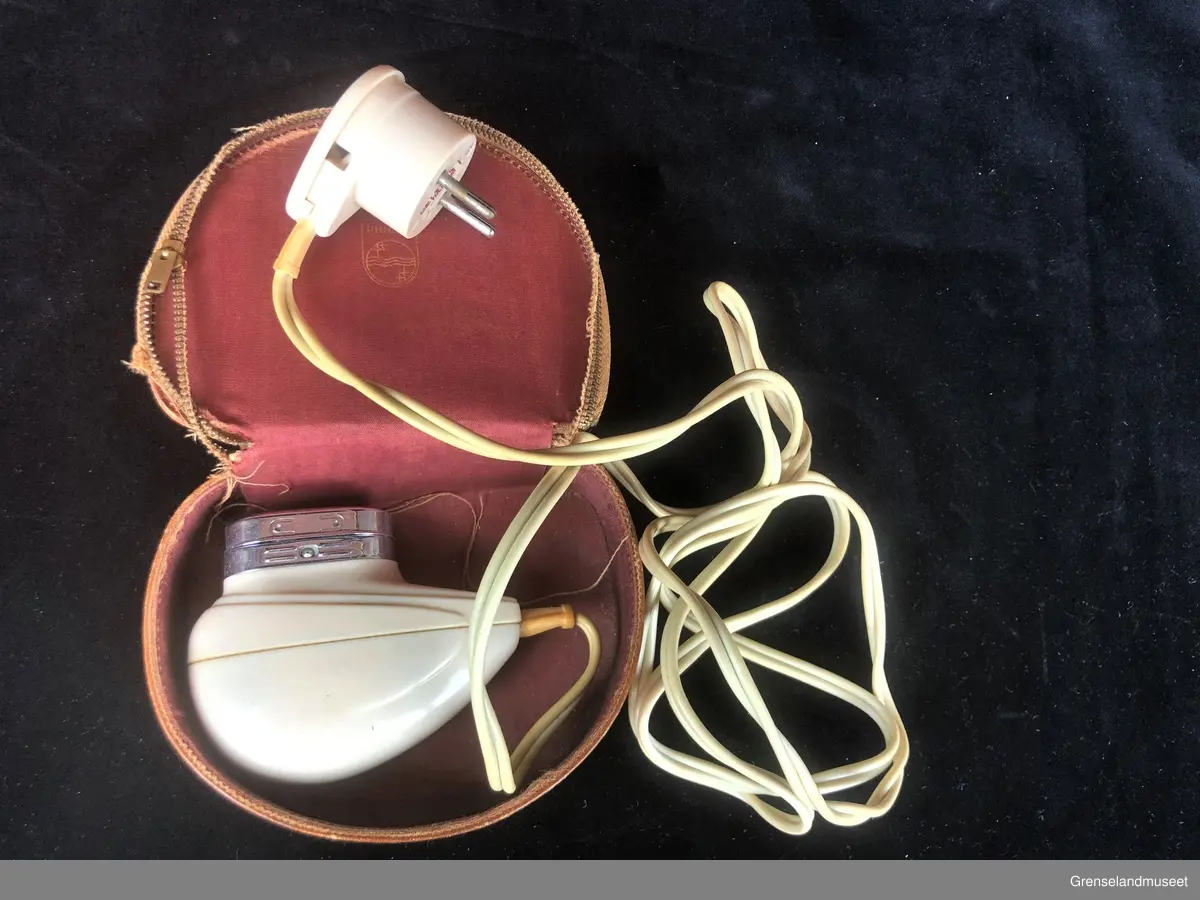 Barbermaskin i etui. Fra 1950-tallet.