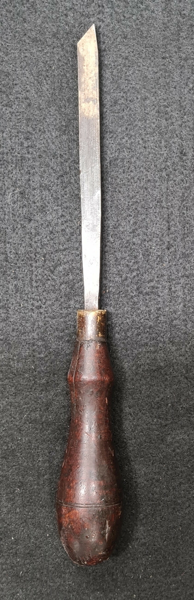 16 olika stämjärn använda inom svarvning.