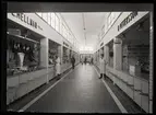 Västerås, Smedjegatan 13.
Interiör av Saluhallen. 1930-talet.