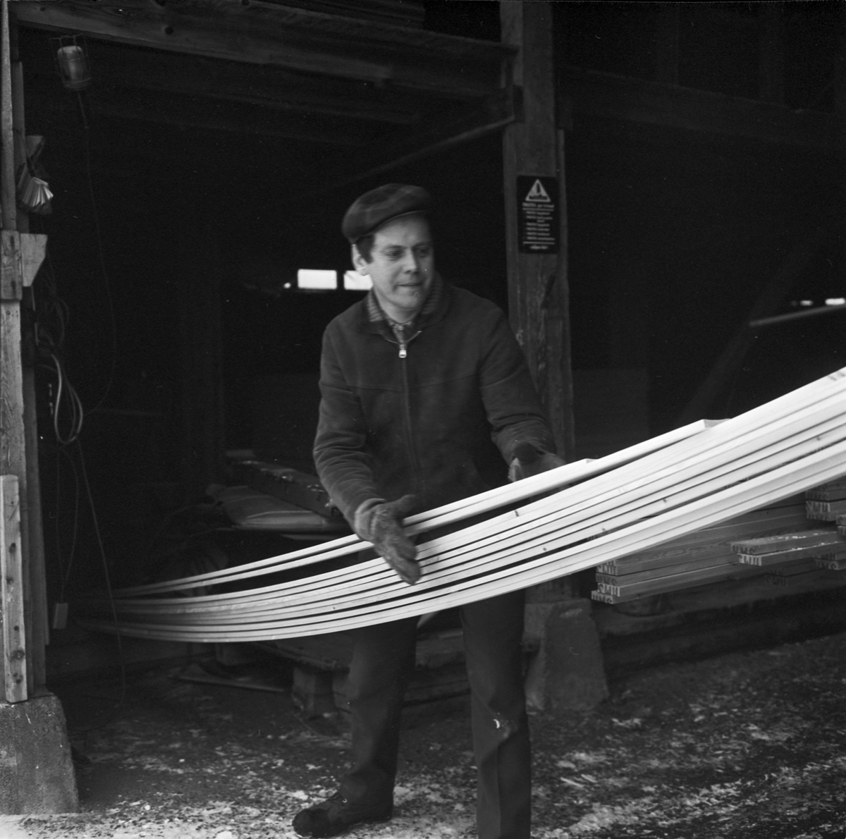 Överskott på massaved, Tierp, Uppland,  januari 1969