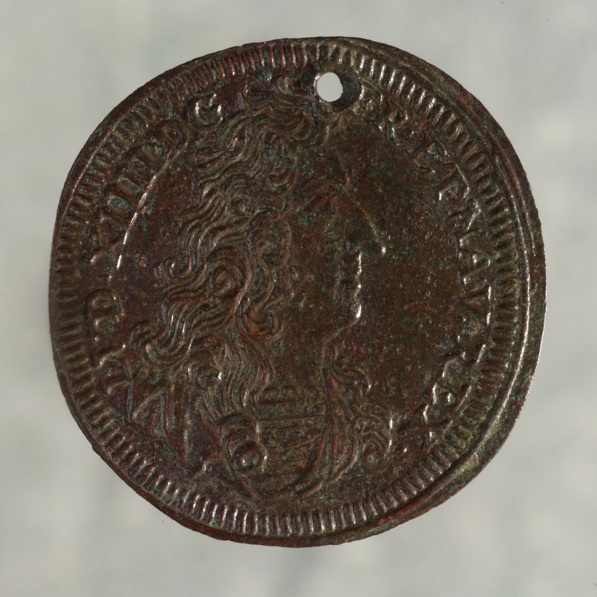 Mynt av mässing. Räknepenning. Johann Konrad Hoger (1705-1743). Nürnberg, Tyskland. Perforerad.