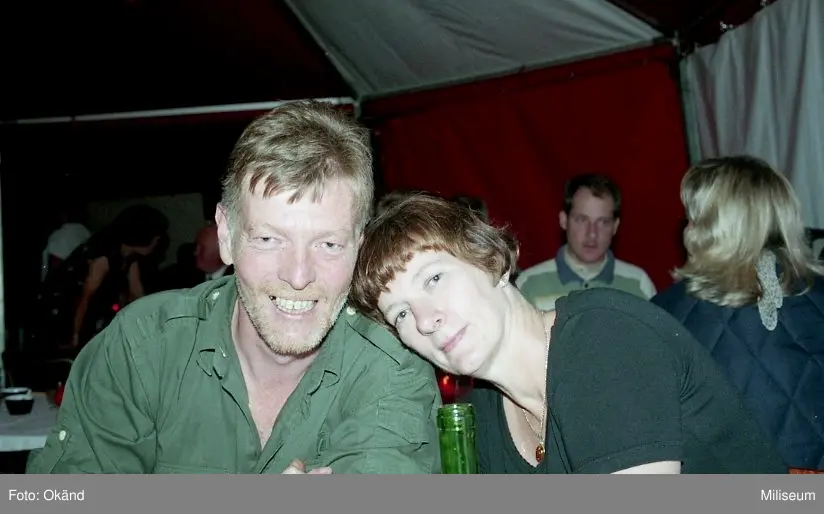 Höstfest, I 12/Fo17 och IB 12 flyttade upp till Ing 2 kasernområde.

Sven-Erik Sigurdsson med hustrun, som jag tror hette Ann-Charlotte