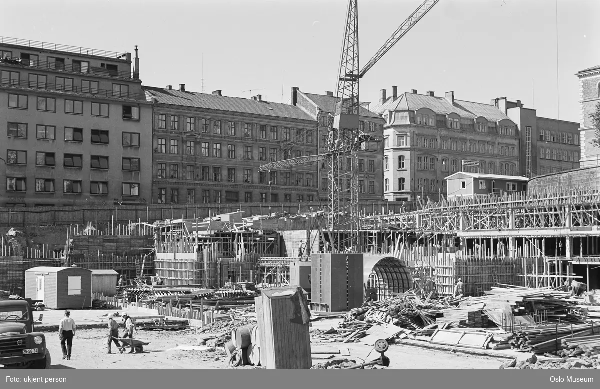 byggetomt, byggevirksomhet, plankegjerde, anleggsbrakke, forskalinger, bygårder, kontorbygning, Statens lærerskole i forming