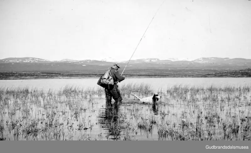 Fiske ved Urdbekktjønna på Fokstumyra i 1941.