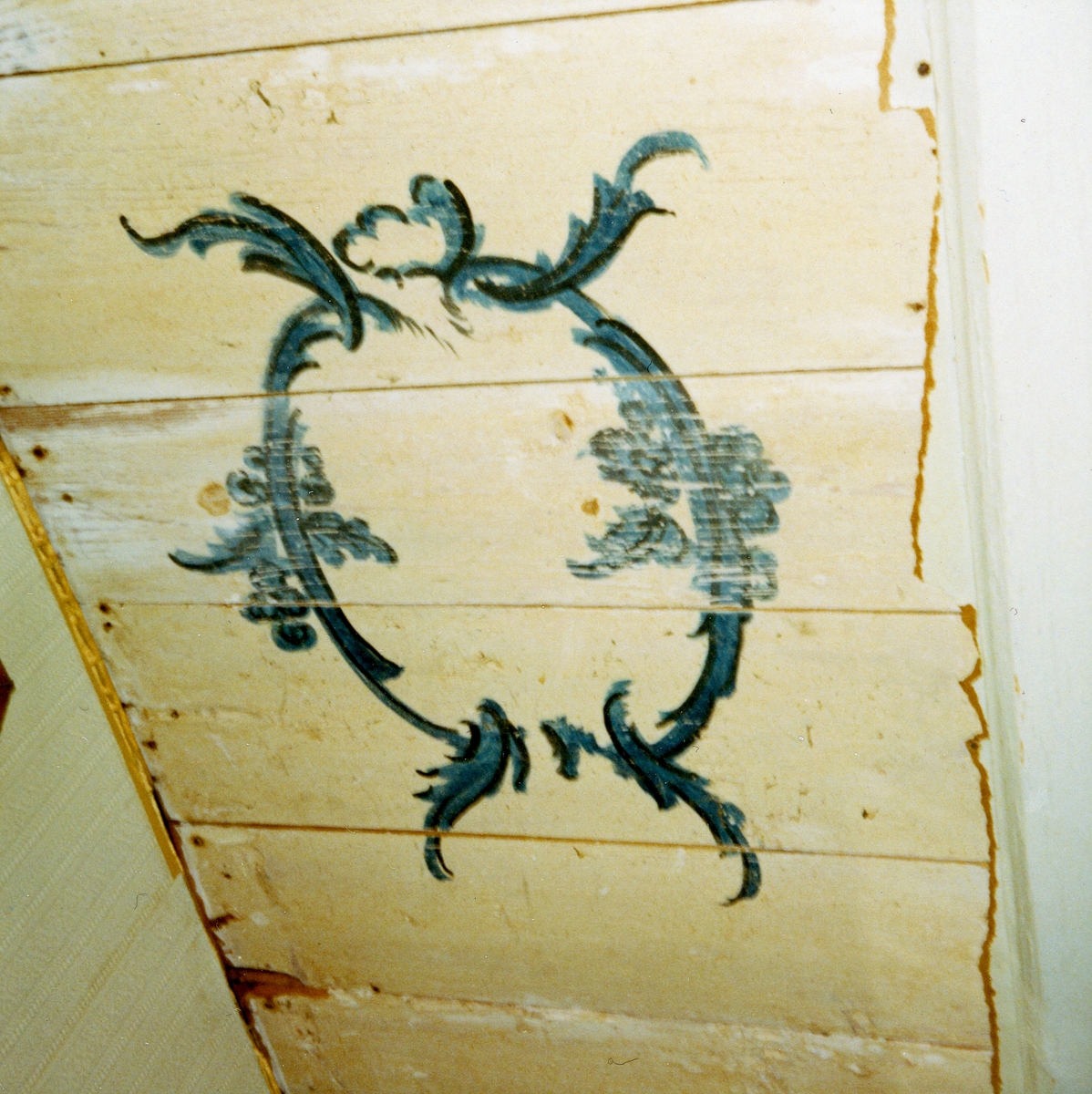 Onsala sn. Kv Iserås. Stora Iserås. Detalj av rokokomålning i övervåningens tak.