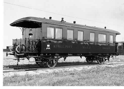 Postvagn på Varberg-Ätrans Järnväg, som invigdes 1911. Ur Svenska järnvägsklubbens fotoarkiv.
