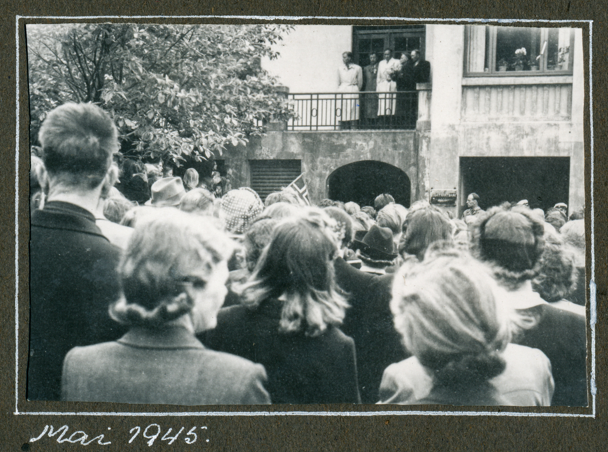 Folkemengde i Tyssedal, fredsdagane i 1945.