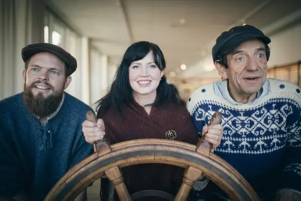 Lars Hammersland, Berit Håpoldøy og Helge Jordal ved roret