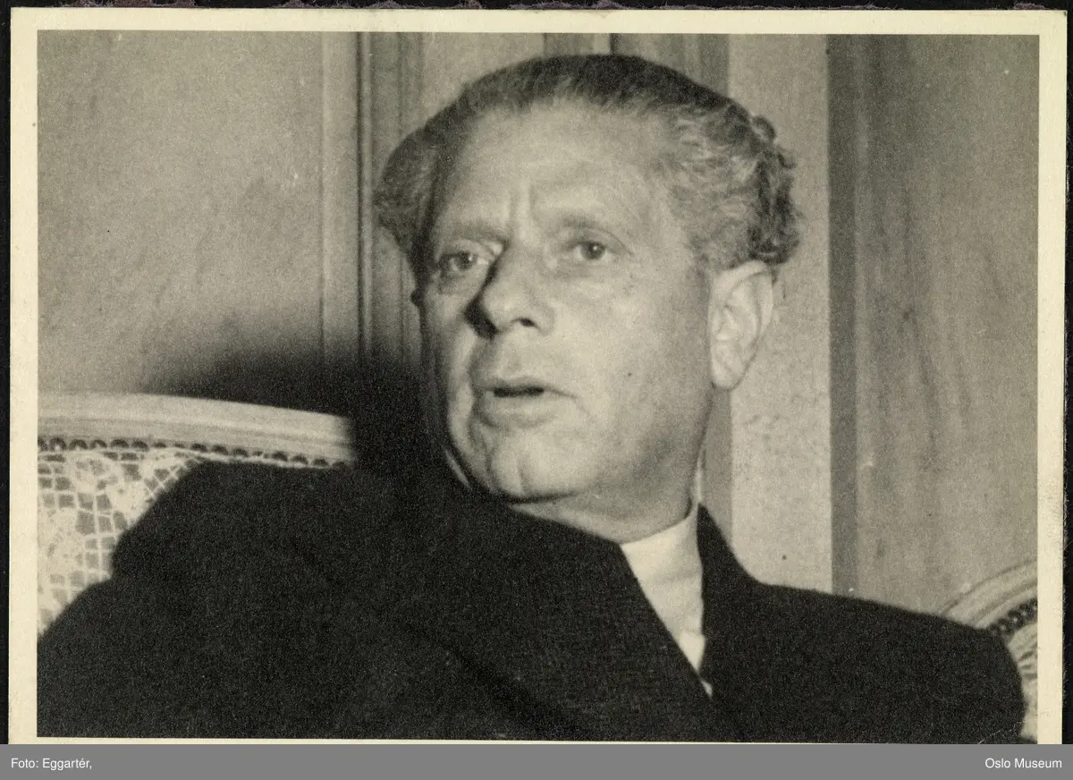 portrett, mann, teaterprodusent, sceneinstruktør, filmregissør, brystbilde