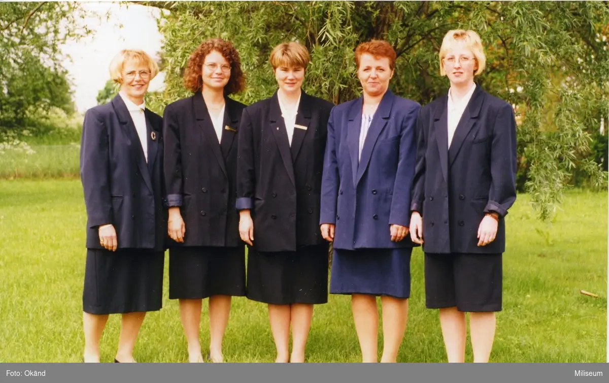 Gruppbild

F.vr. Marita Henrysson, (Carola Blomdahl?) , okänd, Marie Louise Johansson, Karin Wiberg