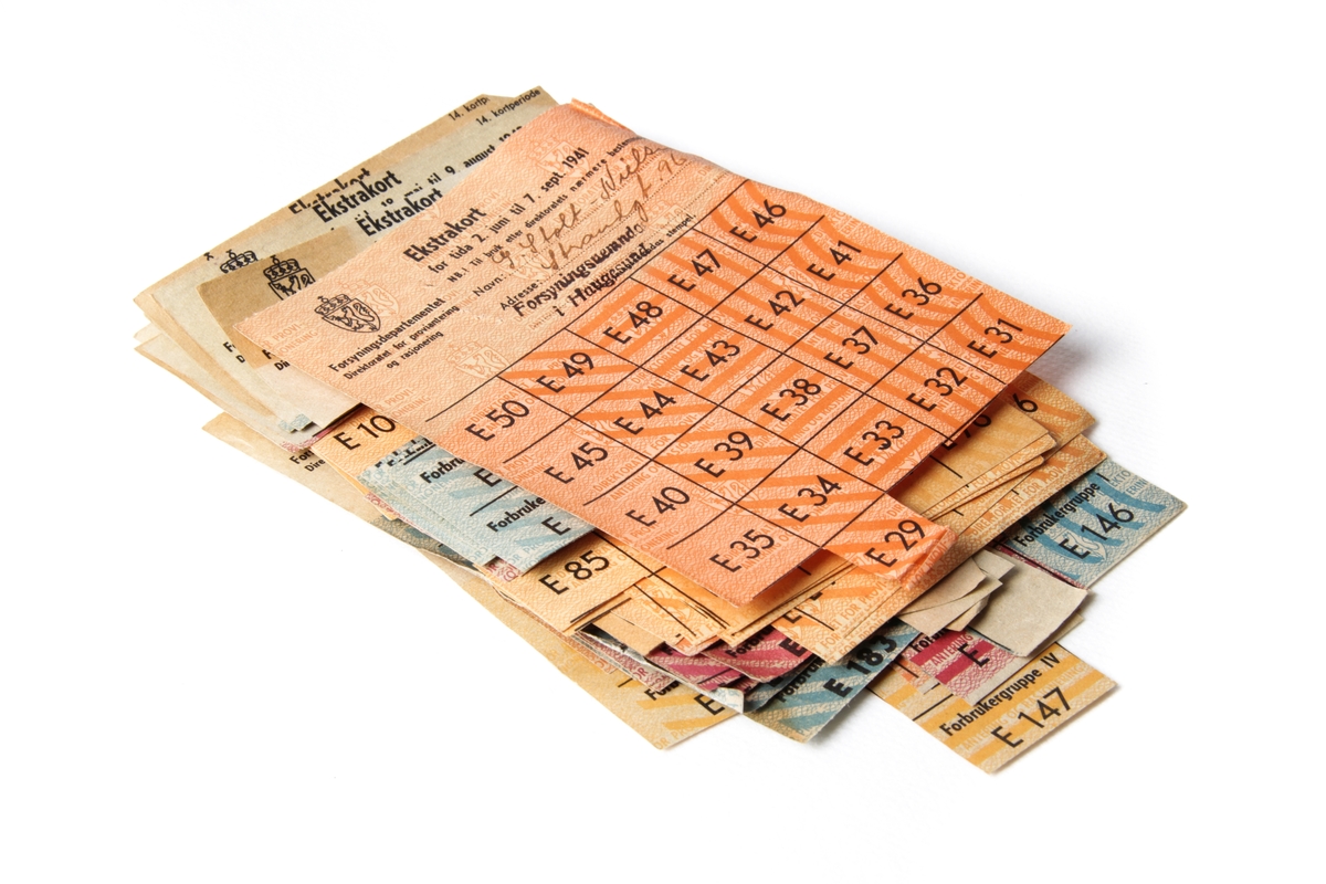 27 ekstrakort fra 1941 til 1943.