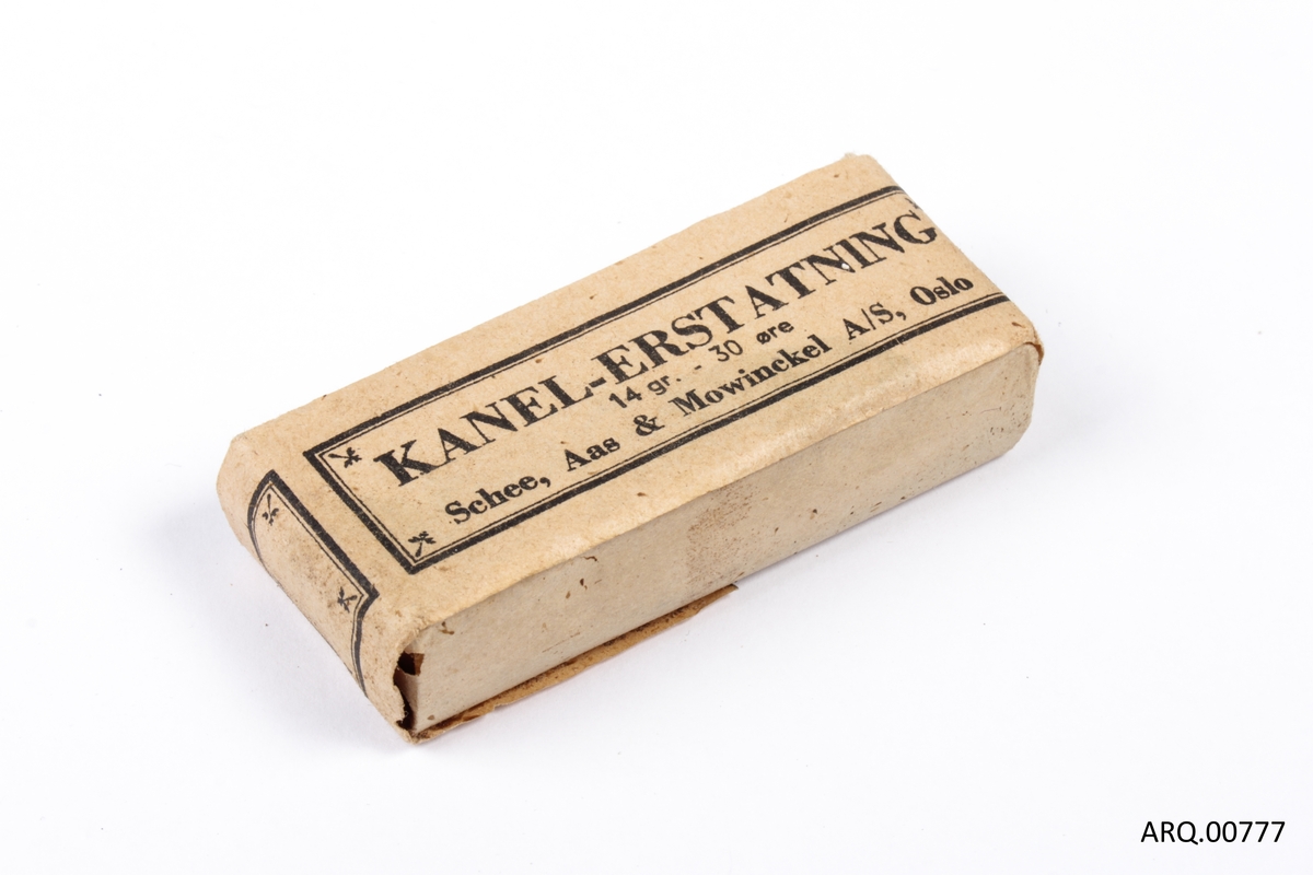Uåpnet eske med kanelerstatning.