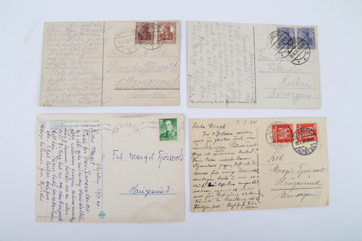 En samling postkort fra inn- og utland. Poststemplene strekker seg over en periode fra 1907 til 1973