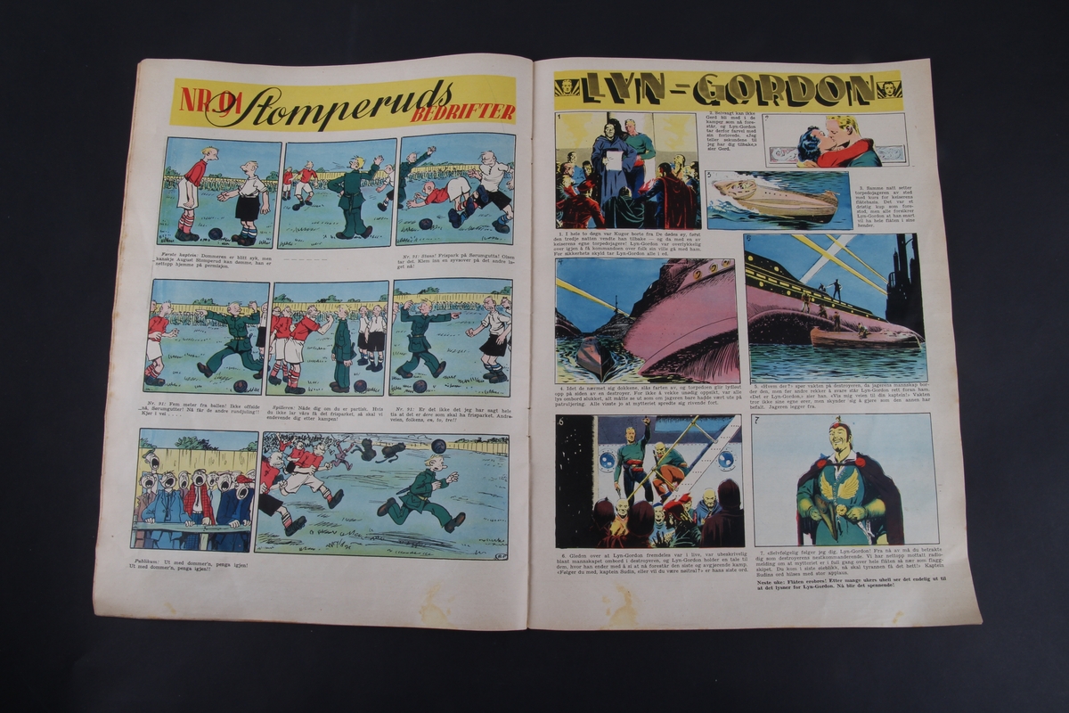 Magasin med rektangulær form som inneholder diverse artikler, tegneserie og reklame.