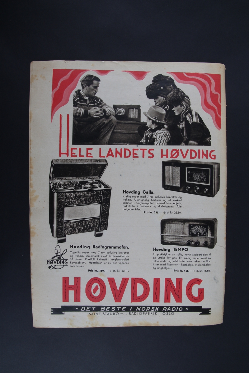 Magasin med rektangulær form som inneholder diverse artikler, tegneserie og reklame.