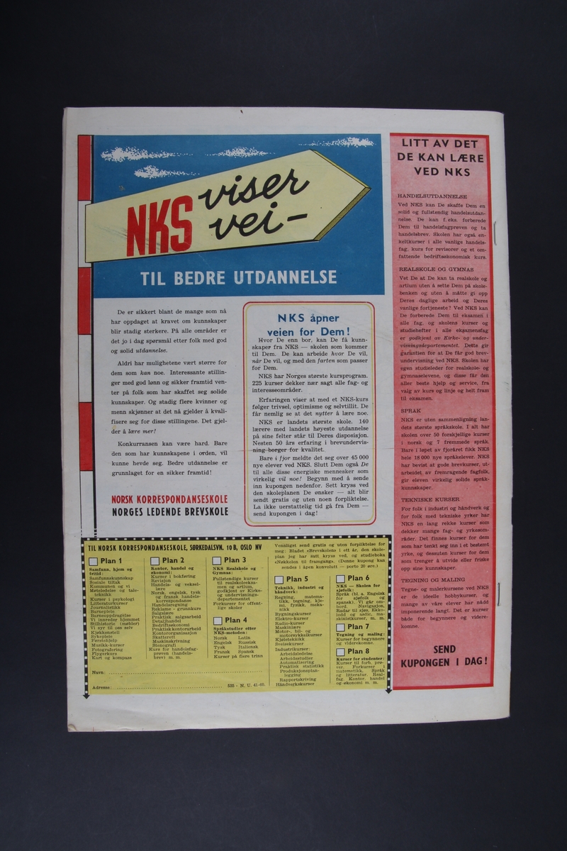 Magasin med rektangulær form som inneholder diverse artikler, tegneserie og reklame.
