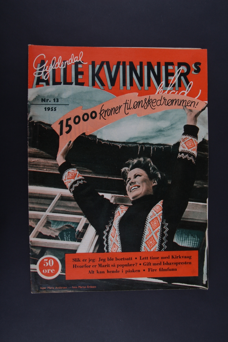 Magasin med rektangulær form som inneholder diverse artikler, tegneserier og reklame.