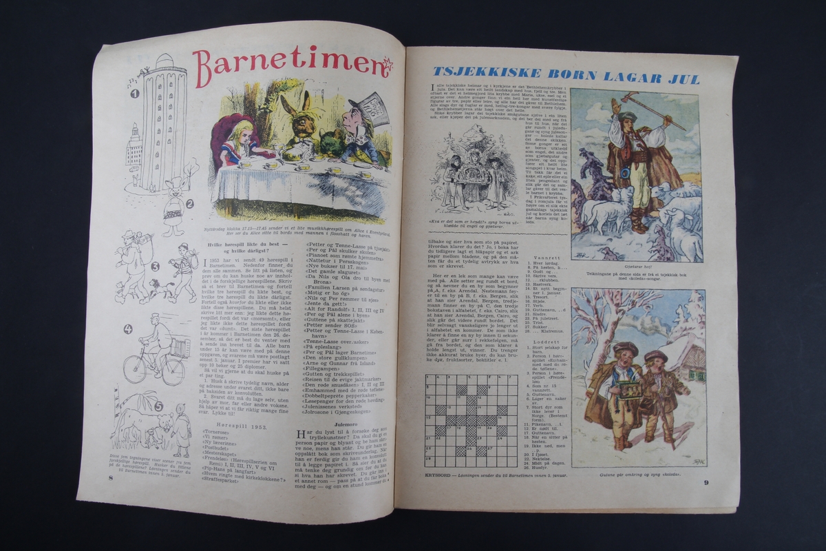 Magasin med rektangulær form som inneholder programoversikt for radiosendingene julen 1953